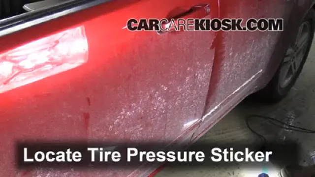 2008 Dodge Avenger SXT 2.4L 4 Cyl. Pneus et roues Vérifier la pression des pneus